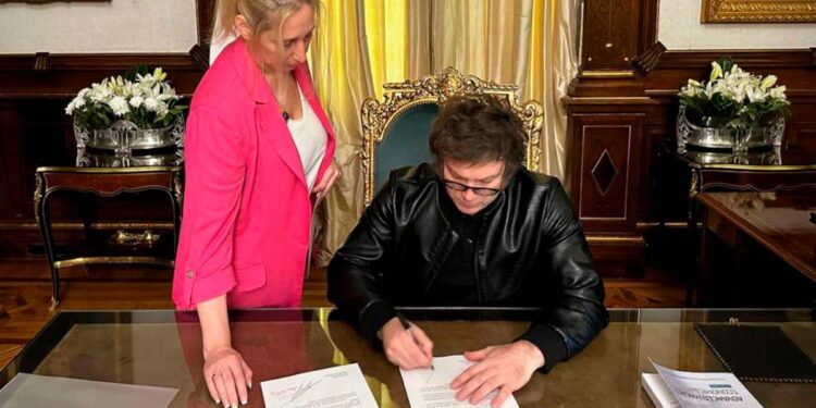 Reuniones internacionales y nuevos decretos y proyectos: la agenda del Gobierno