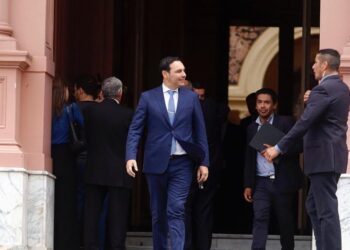 Milei le giró un ATN de 1000 millones al correntino Valdés, que pagó la transmisión televisiva del carnaval de Corrientes