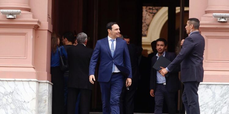 Milei le giró un ATN de 1000 millones al correntino Valdés, que pagó la transmisión televisiva del carnaval de Corrientes