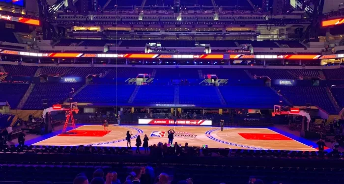 La innovación tecnológica que la NBA estrenará en el All Star Game: los secretos de la pantalla gigante LED en el piso