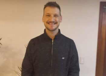 Horas antes de perder los fueros, el diputado buscado por pedofilia llenó el tanque de nafta de su auto