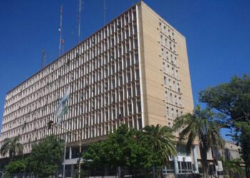 El gobierno anunció aumento de sueldo y cronograma de pago para la administración pública