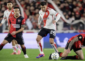 En el debut del Huevo Acuña, River empató sin goles ante Newell’s y quedó lejos de la punta