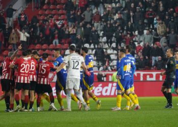 En un partido cargado de controversias, Boca Juniors y Estudiantes empataron 1-1 por la Liga Profesional