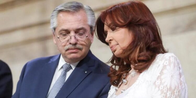 El creciente escándalo de Alberto Fernández y las señales de Cristina Kirchner sembraron más incertidumbre al peronismo