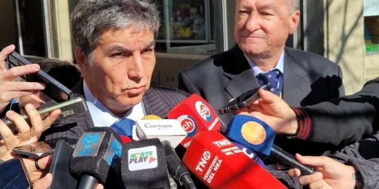 Gustavo Martínez se presenta ante la justicia en relación con los despedidos de la Municipalidad.