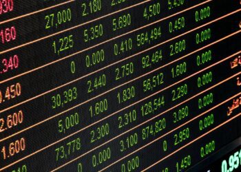 Jornada financiera: en medio del desplome de los mercados globales, subieron los dólares financieros y el riesgo país