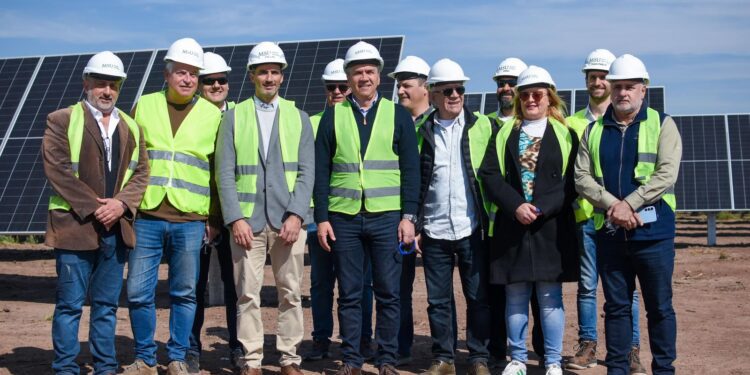 EL GOBERNADOR CONSTATÓ EL AVANCE DEL PARQUE SOLAR DE PAMPA DEL INFIERNO: SE INCORPORAN 130 MEGAVATIOS Y MÁS DE 220.300 PANELES