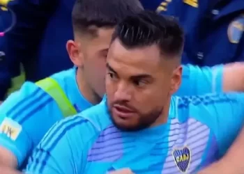 La dirigencia de Boca analiza una sanción para Chiquito Romero tras su altercado con los hinchas en el Superclásico