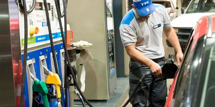 YPF baja un 3% el precio de los combustibles por la caída internacional del crudo