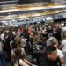 Piquete salvaje de empleados de Aerolíneas Argentinas afecta a más de 37 mil pasajeros y provoca la cancelación de 319 vuelos