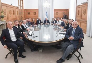 El Gobierno y el PRO avanzan con un proyecto para privatizar Aerolíneas Argentinas