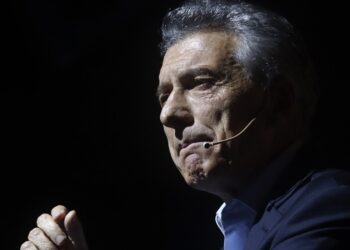 Macri dice que por el fracaso de la cadena empezó el tiempo de descuento de Santiago Caputo.