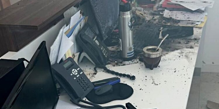 Le mandaron un paquete explosivo al presidente de la Sociedad Rural