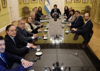 Milei excluyó a Karina de una reunión de senadores con Villarruel y Bullrich