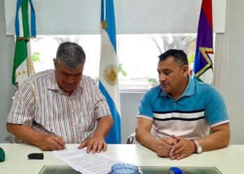 EL INSTITUTO DEL DEPORTE CHAQUEÑO FIRMÓ CONVENIO CON EL MUNICIPIO DE LA ISLA DEL CERRITO