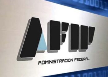 Errores comunes en transferencias bancarias: Cómo evitar sanciones de la AFIP al mover dinero entre tus cuentas propias.