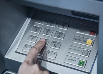 Zdero anuncia pago de sueldos con incremento del 7,5% para la administración pública