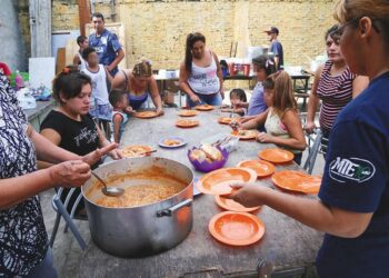El Gobierno auditará a comedores piqueteros: investigan desvío de alimentos y falta de control