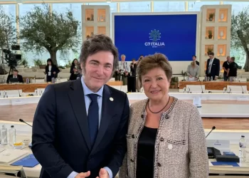 Argentina acelera negociaciones con el FMI: buscan cerrar un acuerdo de más de USD 10.000 millones antes de fin de año