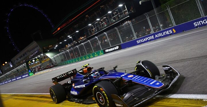 Franco Colapinto Brilla en Singapur y Recibe Elogios de Checo Pérez tras Intensa Batalla