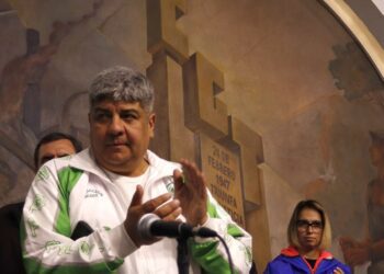 Moyano lanzó un paro de transporte y buscan sumar a los colectiveros