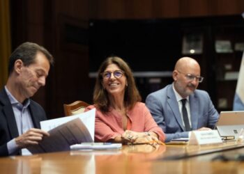 Misrahi les mandó un mail a los directores para avisar que sigue en la AFIP