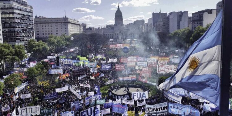 La oposición convoca sesión para revertir el veto de Milei sobre fondos universitarios el 9 de octubre