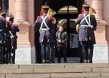 Javier Milei celebra su cumpleaños con un emotivo homenaje en la Casa Rosada