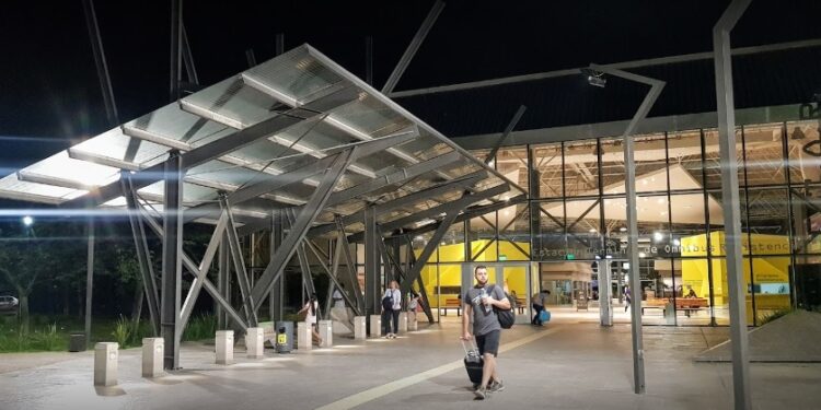 El Gobierno anunció la desregulación del transporte de larga y media distancia: los puntos claves de la medida