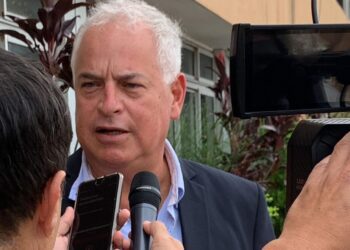 ”VAMOS A BUSCAR ALTERNATIVAS PARA ATENDER LA DEMANDA DE LA EMERGENCIA PORQUE NO VAN A DOBLEGAR AL GOBIERNO DE LEANDRO ZDERO” DIJO EL MINISTRO DOMÍNGUEZ