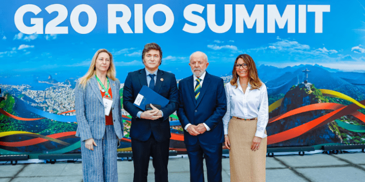 A pesar de las diferencias con Brasil y Chile, Milei activó ejercicios militares con ambos países por DNU