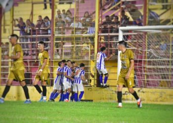 Independiente de Tirol goleó y ascendió a la Primera «A» tras vencer a Güiraldes
