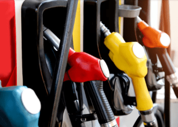 En medio de los aumentos, la venta de combustible lleva ocho meses consecutivos de caída
