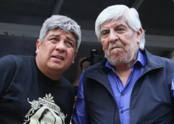 Hugo Moyano niega asumir en la CGT, pero su entorno alimenta versiones sobre su regreso