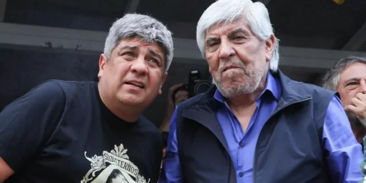 Hugo Moyano niega asumir en la CGT, pero su entorno alimenta versiones sobre su regreso