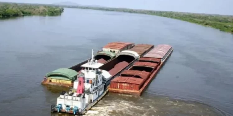 Inicia la ofensiva legal para frenar la licitación de la hidrovía