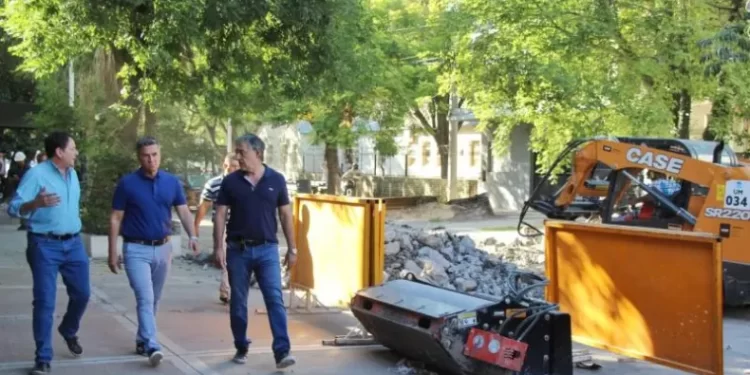 Zdero supervisa avances en el bacheo del microcentro de Resistencia