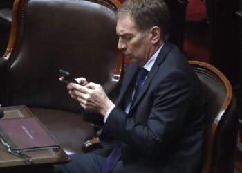 En provincia dan por hecho el pase de Santilli a La Libertad Avanza y hablan de integración de listas sin alianza