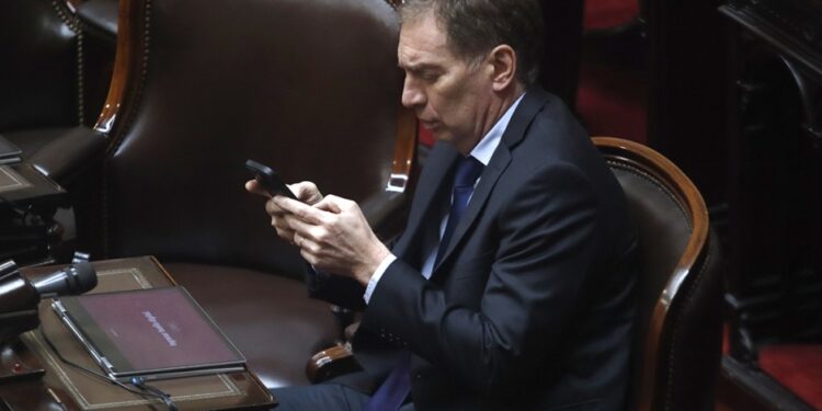 En provincia dan por hecho el pase de Santilli a La Libertad Avanza y hablan de integración de listas sin alianza