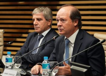 Caputo pasó de celebrar la «histórica» exportación de gas a Brasil, a importarlo de Chile y Bolivia