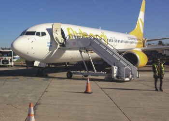 Esta vez Flybondi no llegó tarde pero volvió a despistarse
