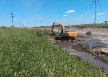 CANAL SOBERANÍA NACIONAL: EL GOBIERNO PROVINCIAL MEJORA EL DRENAJE URBANO DE UN IMPORTANTE SECTOR DE LA CAPITAL CHAQUEÑA