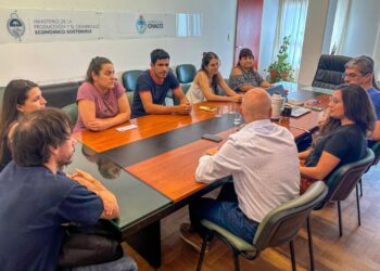 ACUERDO ENTRE EL MINISTERIO DE PRODUCCIÓN Y EL ICCTI PERMITIRÁ QUE PASANTES UNIVERSITARIOS SE SUMEN AL PROGRAMA AVICHACO