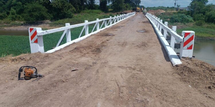 EL GOBIERNO PROVINCIAL HABILITÓ EL PUENTE BERGAGNO QUE UNE PUERTO TIROL CON FONTANA