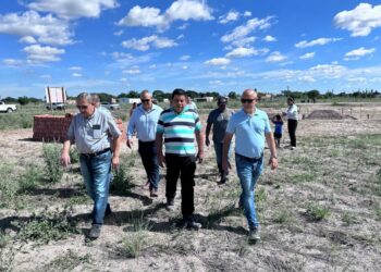 Avanza la construcción de viviendas en Colonia Aborigen: el IPDUV y el municipio suman esfuerzos para reducir el déficit habitacional