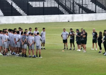 For Ever va por su primera alegría del año en el debut ante Estudiantes