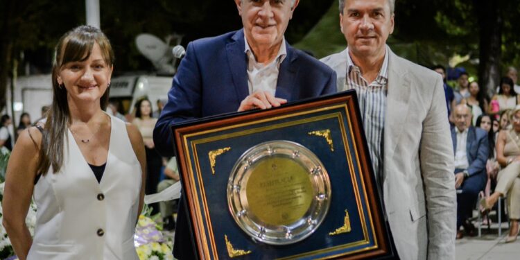 Resistencia celebró 147 años de historia con anuncios y homenajes a las colectividades