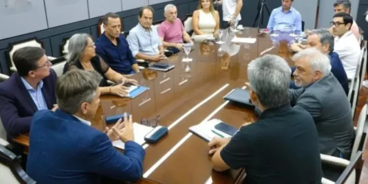 Provincia y Nación coordinan la exportación de carbón vegetal desde Chaco