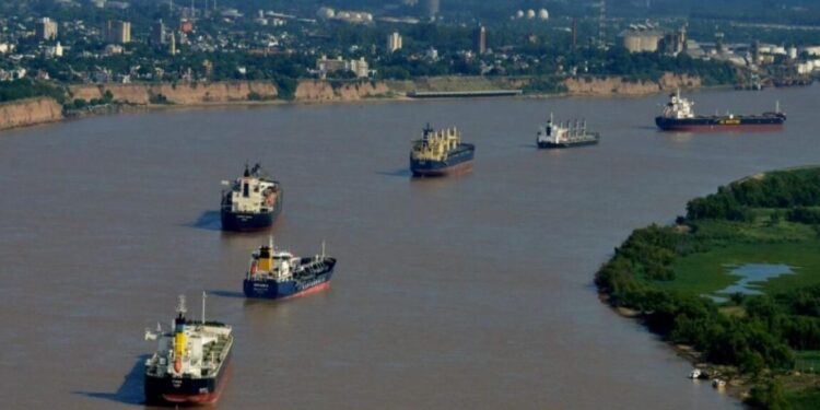El Gobierno de Argentina anuló la licitación para la concesión de la Hidrovía Paraguay-Paraná.